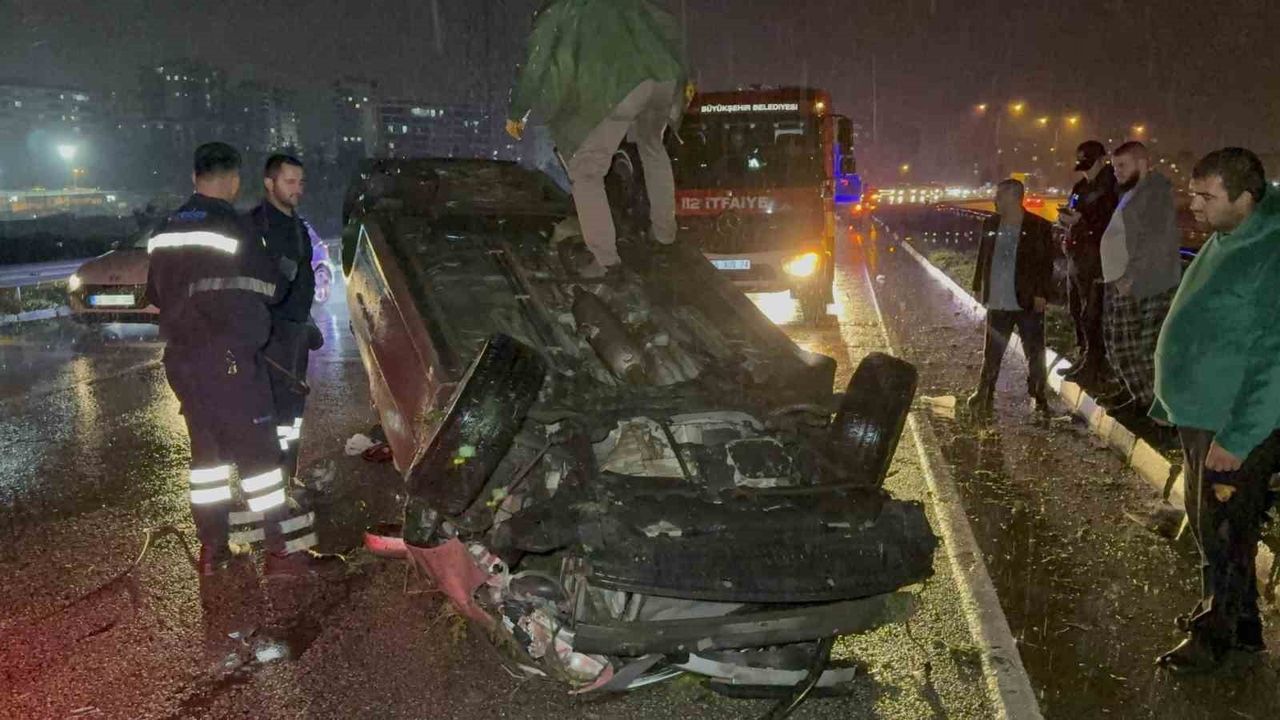 Samsun Canik'te takla atan otomobil hurdaya döndü
