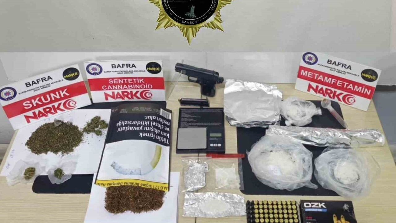 Samsun'da Bafra'da iki ayrı operasyonda uyuşturucu ve ruhsatsız tabanca ele geçirildi