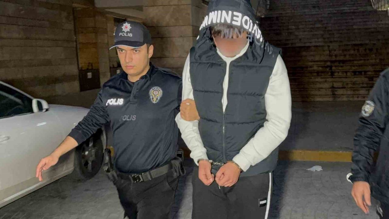 Samsun'da Bıçaklama Olayı: 19 Yaşındaki Genç Tutuklandı