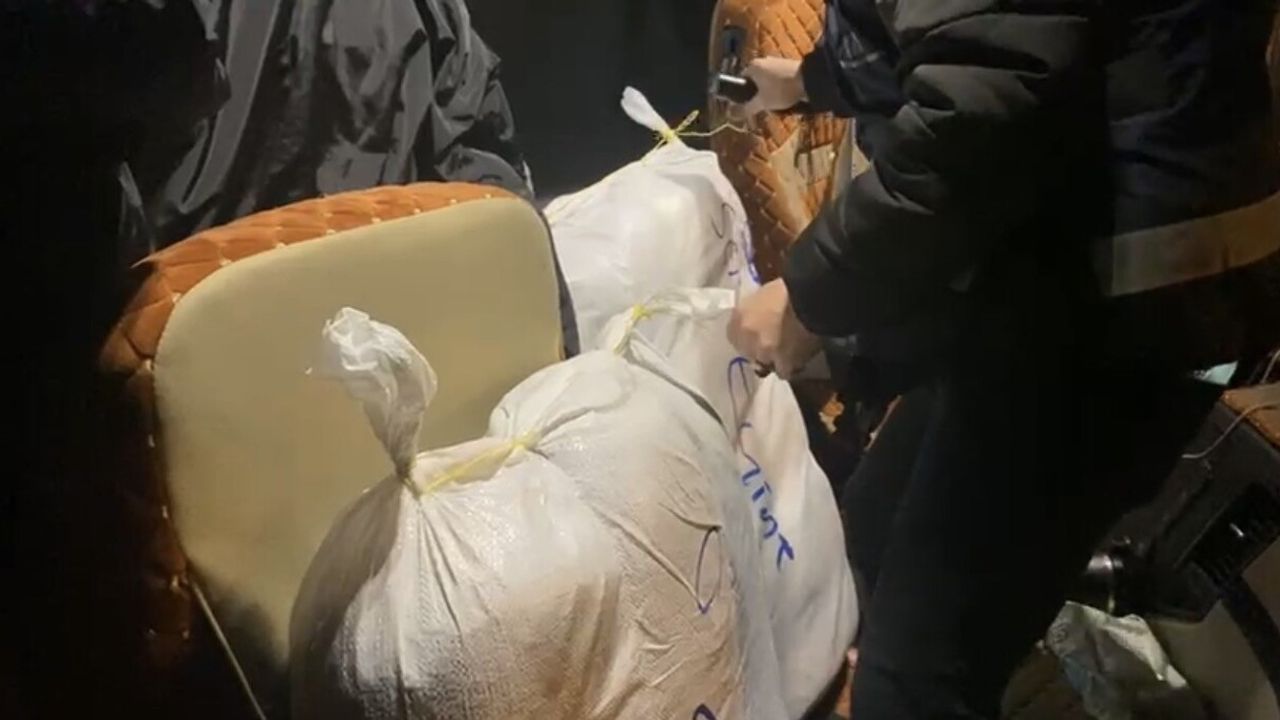 Samsun'da tırdan 215 kilo kaçak tütün çıktı