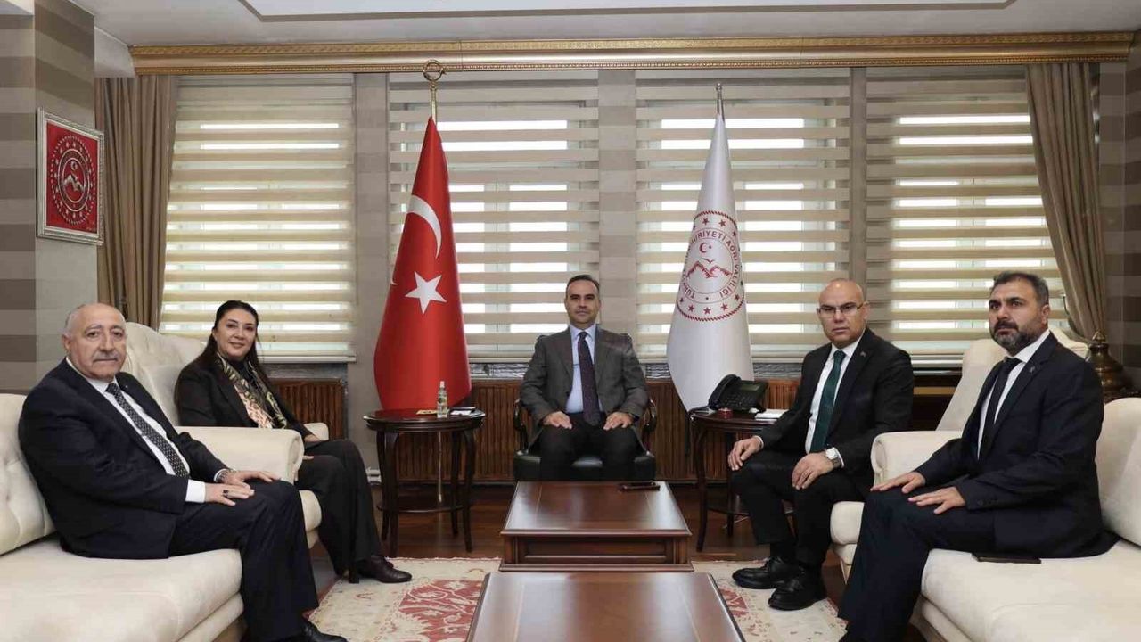 Sanayi ve Teknoloji Bakanı Mehmet Fatih Kacır Ağrı Valiliğini Ziyaret Etti