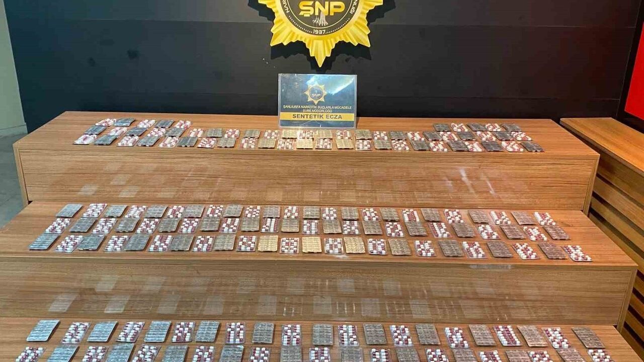 Şanlıurfa'da 2 bin 404 sentetik ecza hap ele geçirildi, bir kişi gözaltında