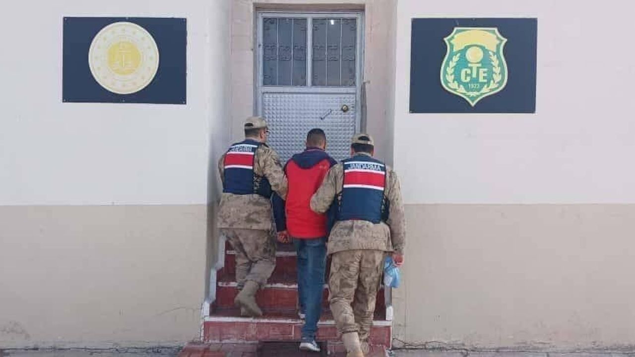 Sarıkamış'ta 'Şantaj' suçundan aranan 1 kişi yakalandı ve tutuklandı