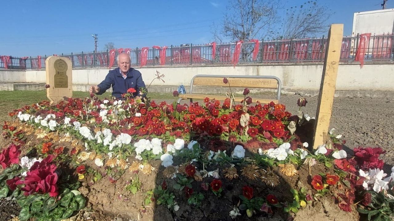 Şehit Emre Altıok'un kabrine duygusal ziyaret: Ağabeyden Fatiha