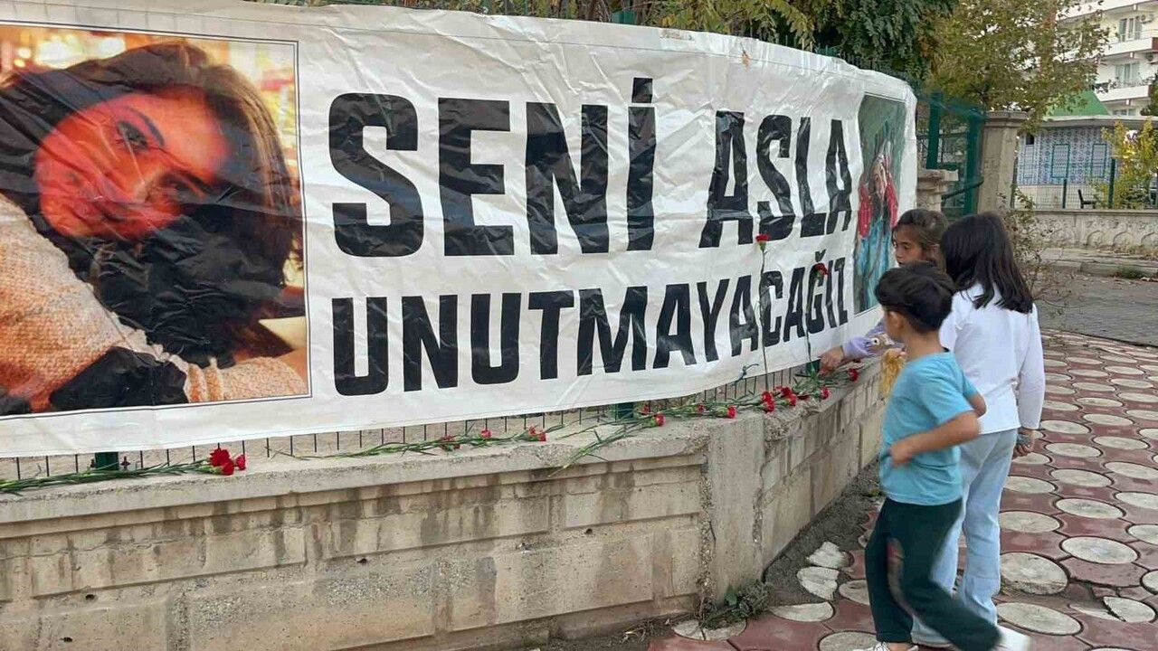 Şehit Öğretmen Şenay Aybüke Yalçın Kozluk'ta Anıldı