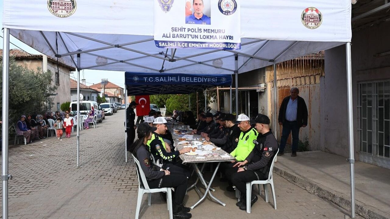 Şehit Polis Ali Barut için Kapancı Mahallesi'nde lokma hayrı