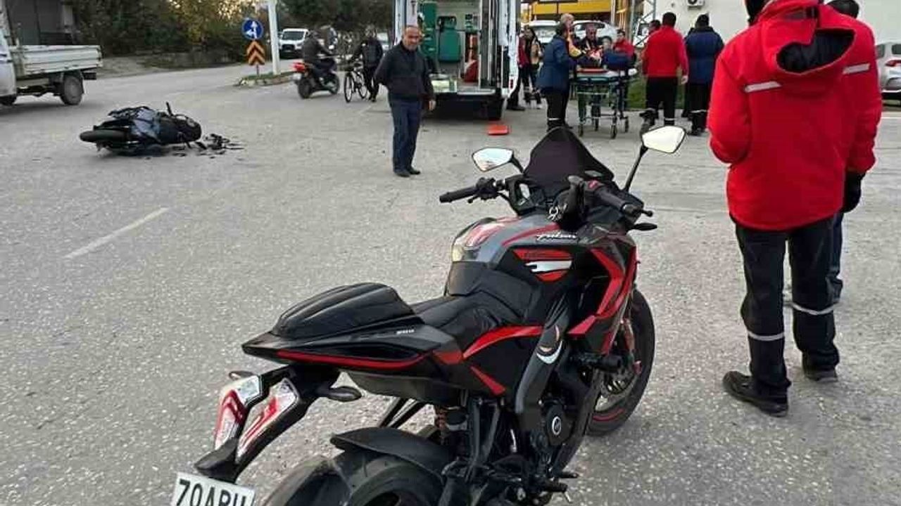 Serik'te otomobil ve motosiklet çarpıştı: 2 yaralı