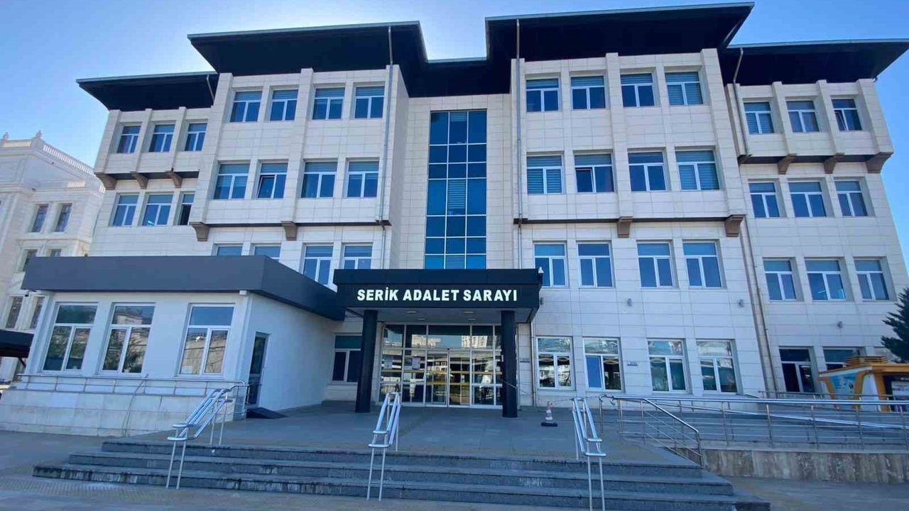 Serik'te rüşvet soruşturması: Eski CHP ilçe başkanı ve DSİ müdür yardımcısı tutuklandı