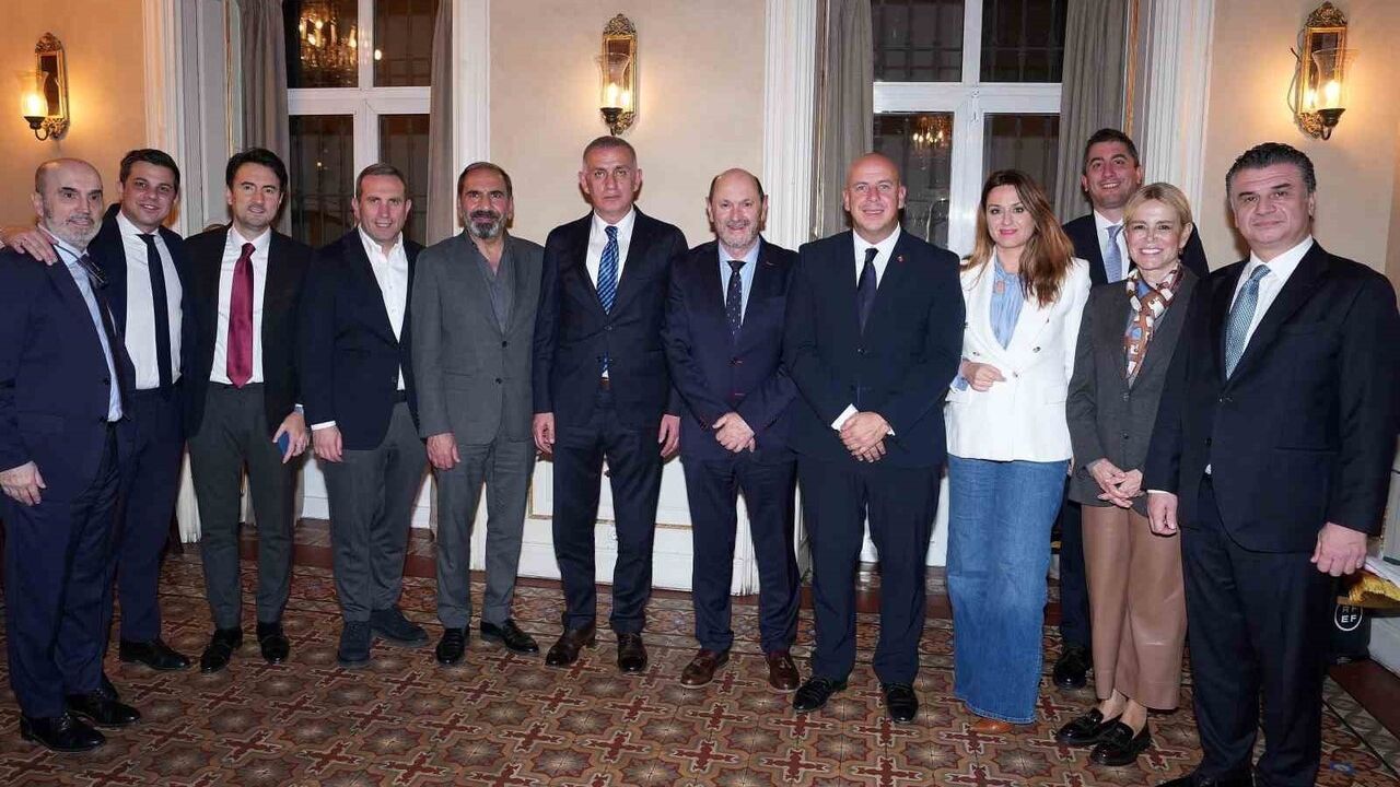 Sevilla'da Türkiye-İspanya resmi maç yemeği gerçekleştirildi