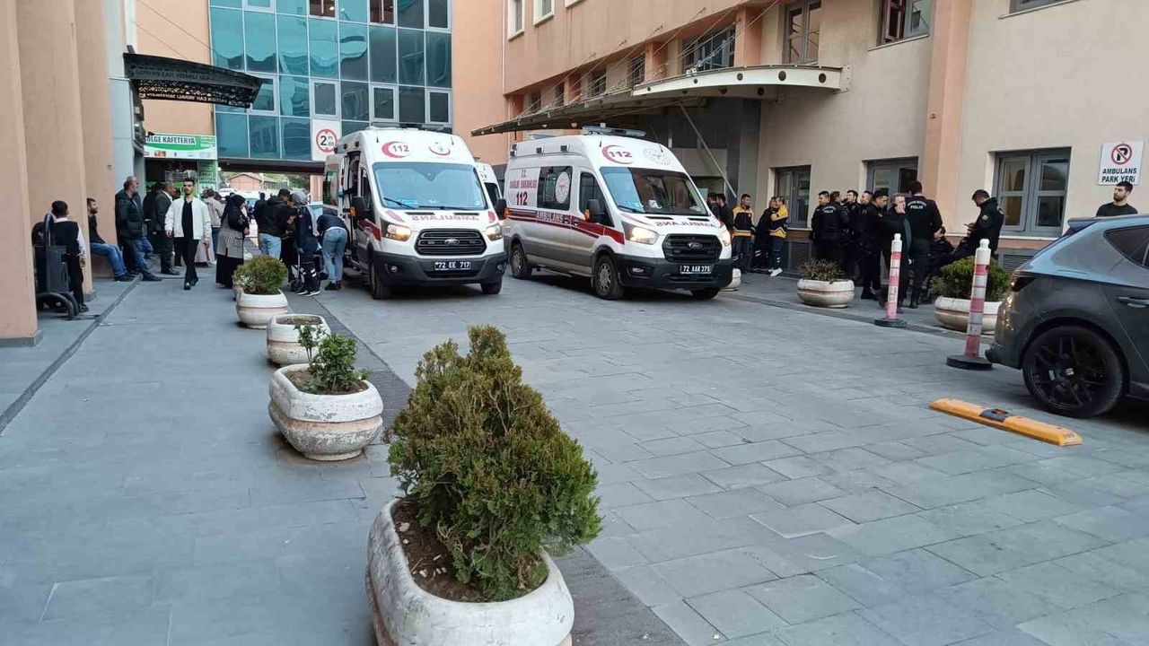 Seyitler Mahallesi'nde bıçaklı kavga: 17 yaşındaki genç yaralandı