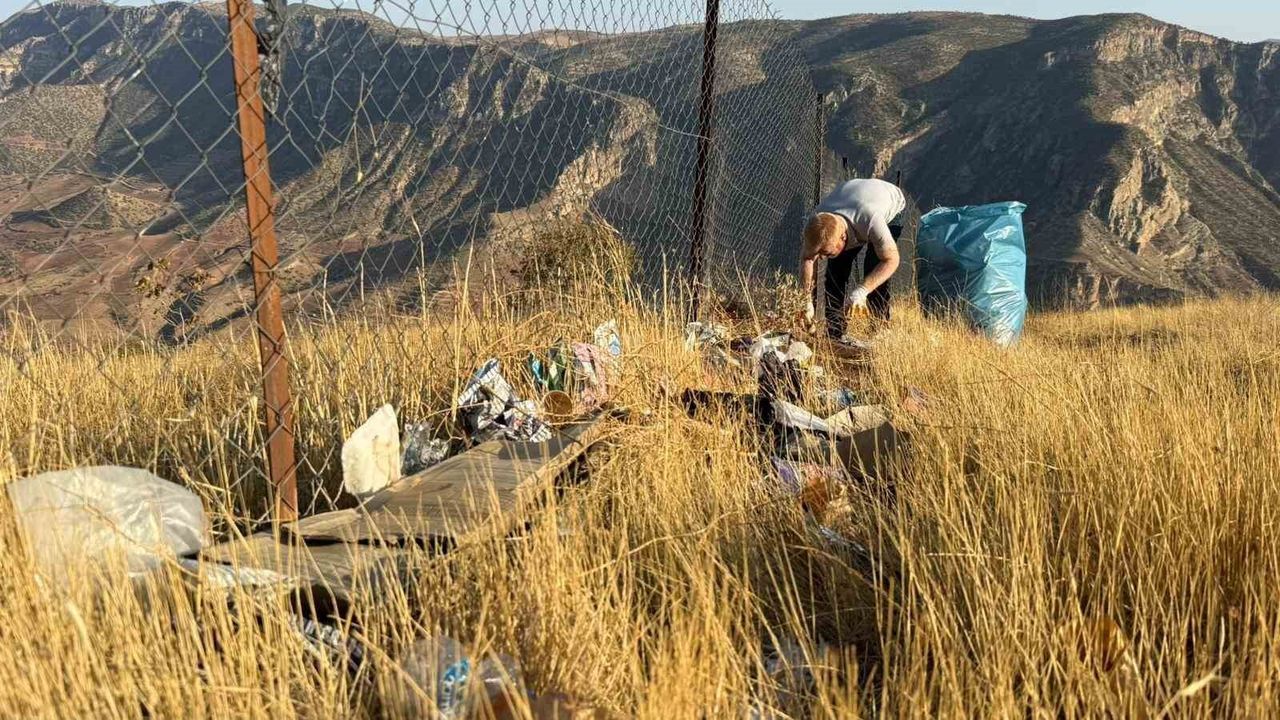 Siirt'te 5 gönüllü iki yılda yaklaşık 2 ton çöp topladı