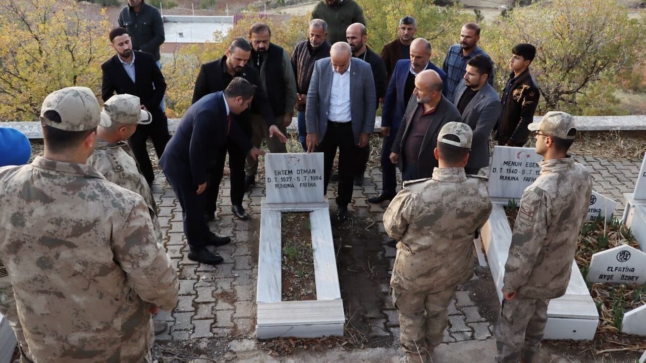 Siirt’te Bayraktepe’de 17 Kasım 1994’te şehit edilen 11 kişi dualarla anıldı