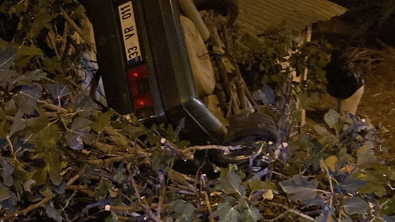 Silifke'de otomobil takla atıp ev duvarına çarptı: sürücü yaşamını yitirdi