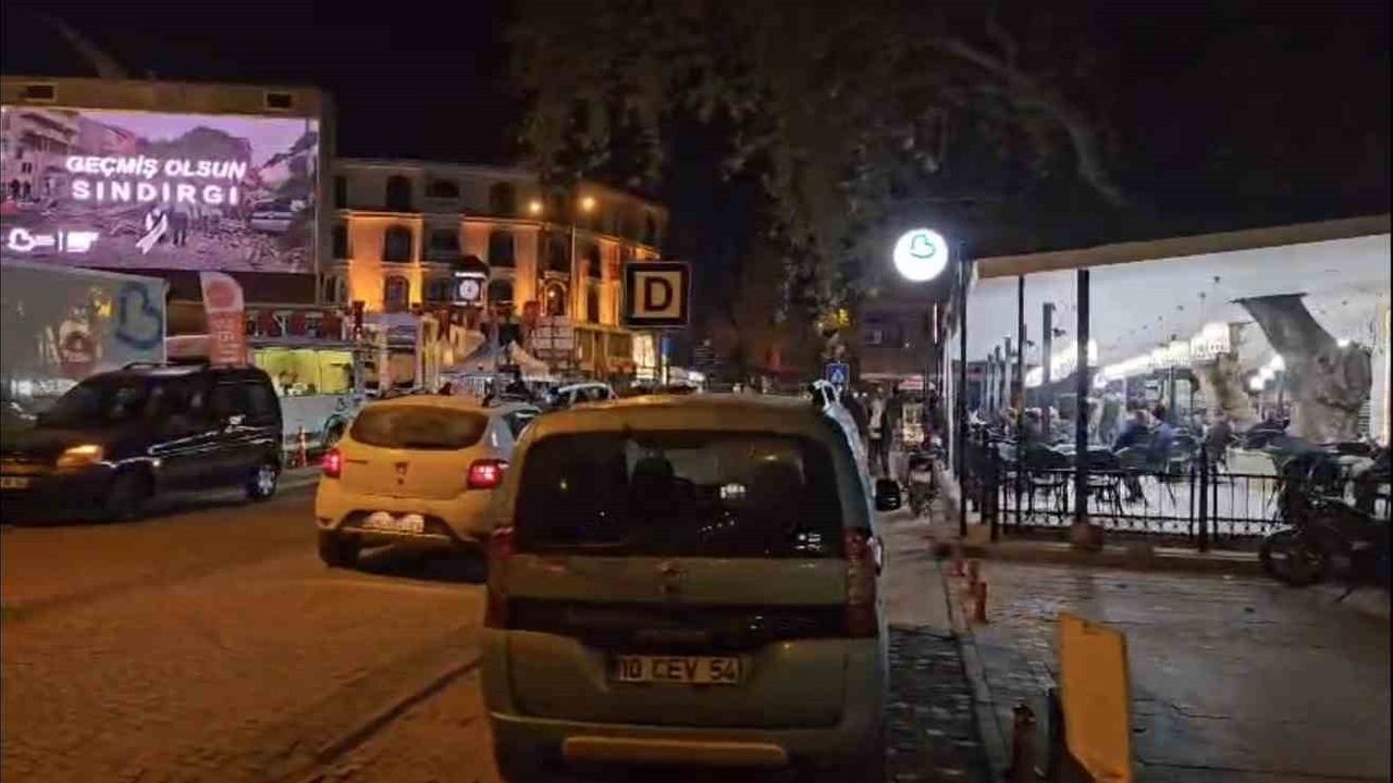 Sındırgı'da 4,3 büyüklüğünde deprem paniği