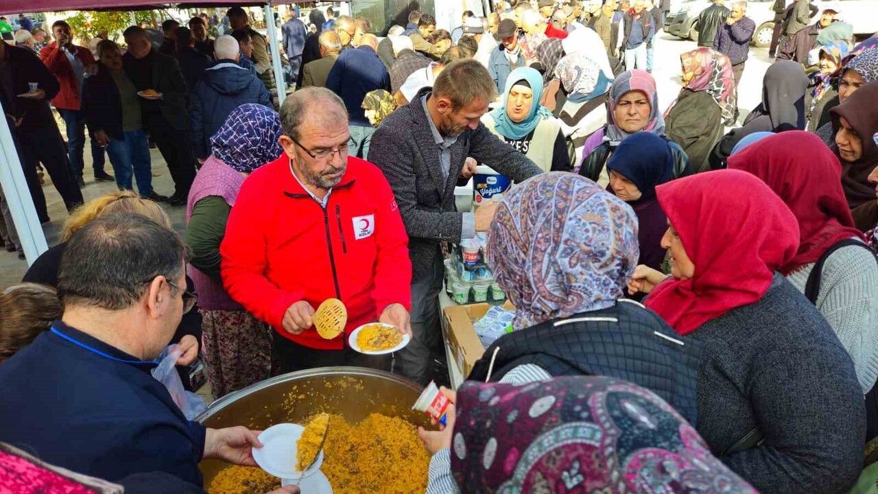 Sındırgı’da Deprem Sonrası STK’ların Dayanışma Etkinliği