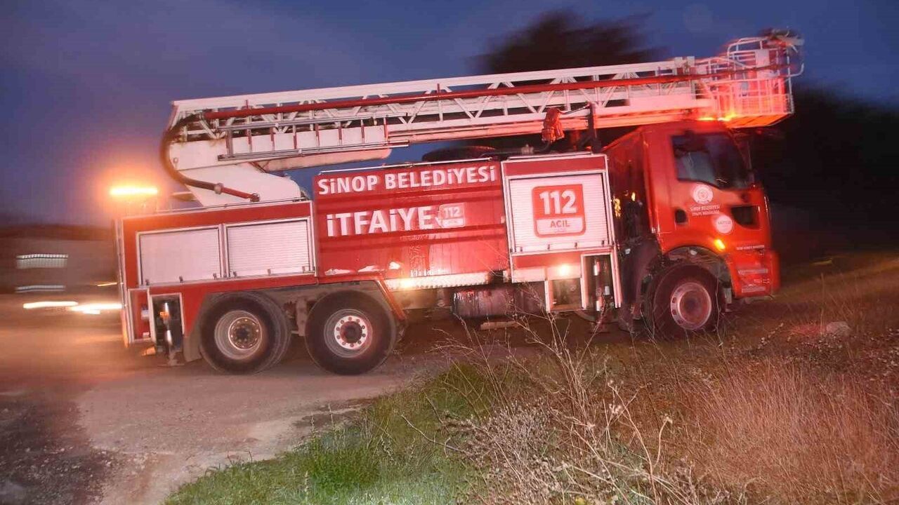 Sinop’ta duman paniği: Bahçede plastik kablo yakan vatandaşa uyarı