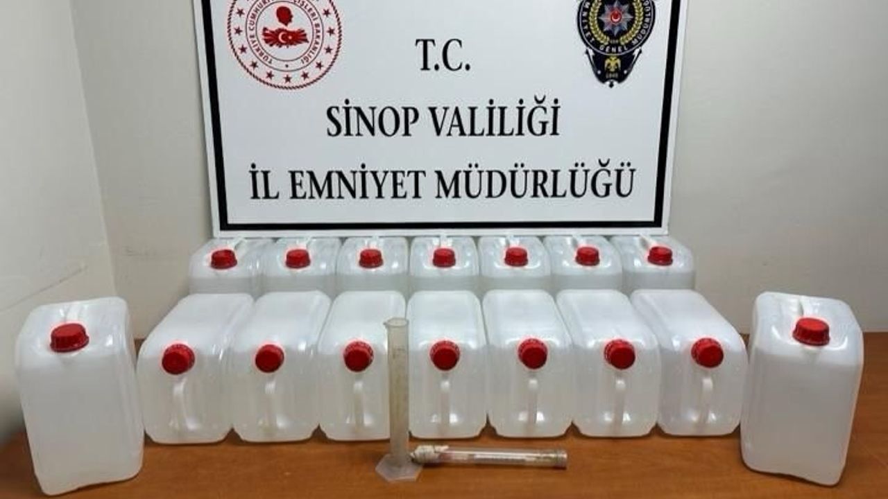 Sinop'ta sahte alkol operasyonu: 60 litre ele geçirildi, 3 şüpheli yakalandı