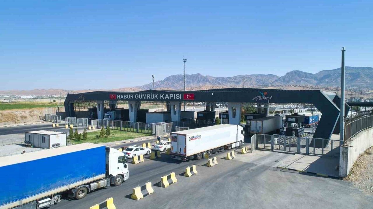 Şırnak’ta hudut ve şehir içi operasyonlarında 4 sahte belge şüphelisi ve 3 aranan yakalandı