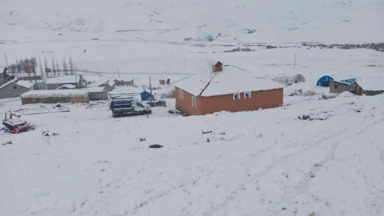 Şırnak’ta yüksek kesimlerde kar 20 santimetreyi geçti