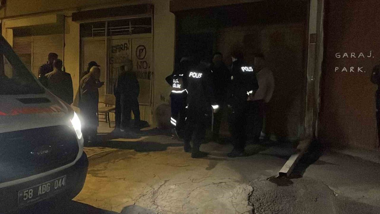 Sivas'ta Garajda Bulduğu Eşinin Ölümü Şok Yarattı