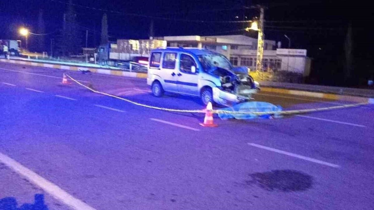 Sivas'ta Trafik Kazası: Tır Şoförü Hayatını Kaybetti