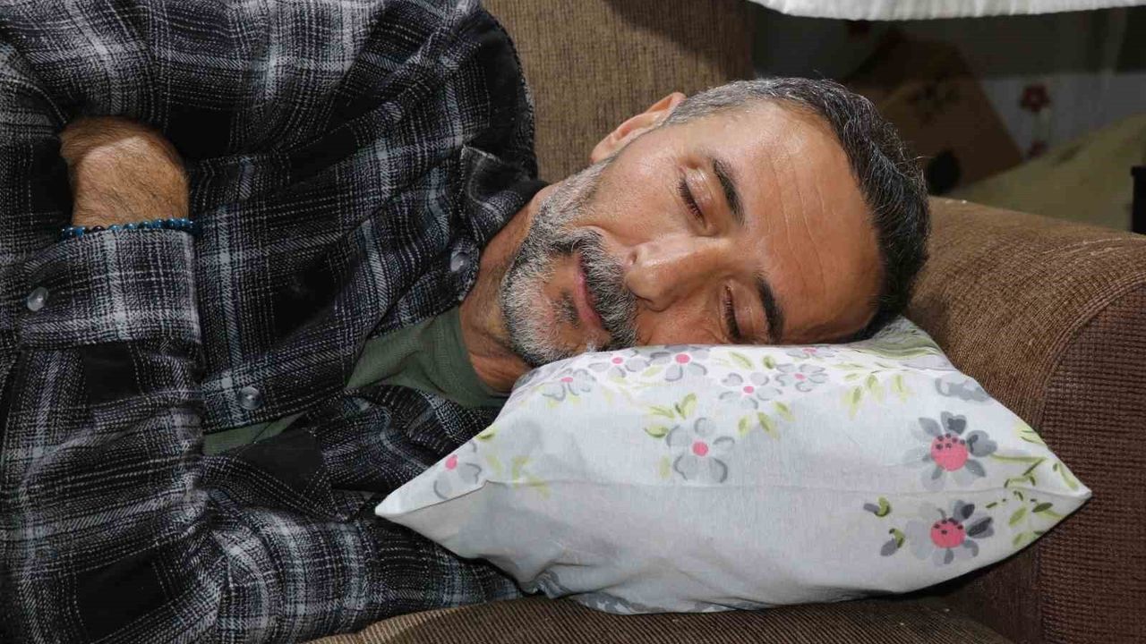 Sivaslı jeoloji mühendisi manyetit ve baritle elektromanyetik alanı soğuran yastık geliştirdi