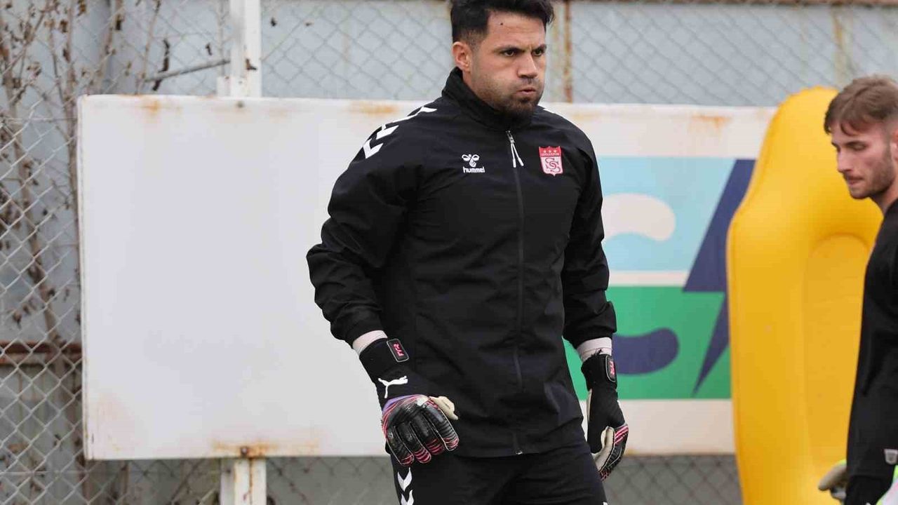 Sivasspor Manisa FK maçına hazırlanıp kampa girdi