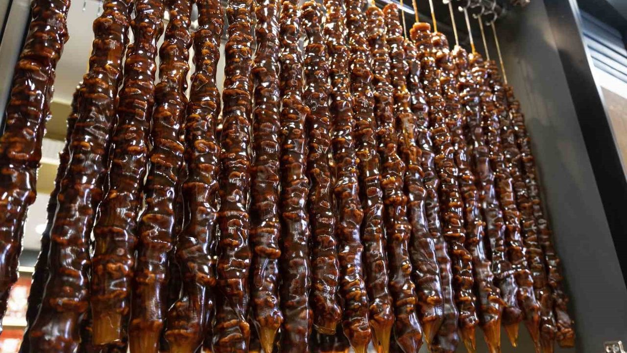 Soğuyan havalar cevizli pekmezli sucuğa talebi artırdı