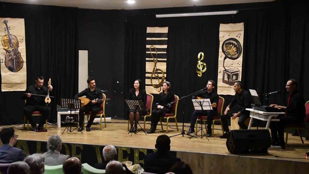 Söke'de 'Öğretmenlere Ahde Vefa' buluşması — 102 emekli öğretmen onurlandırıldı