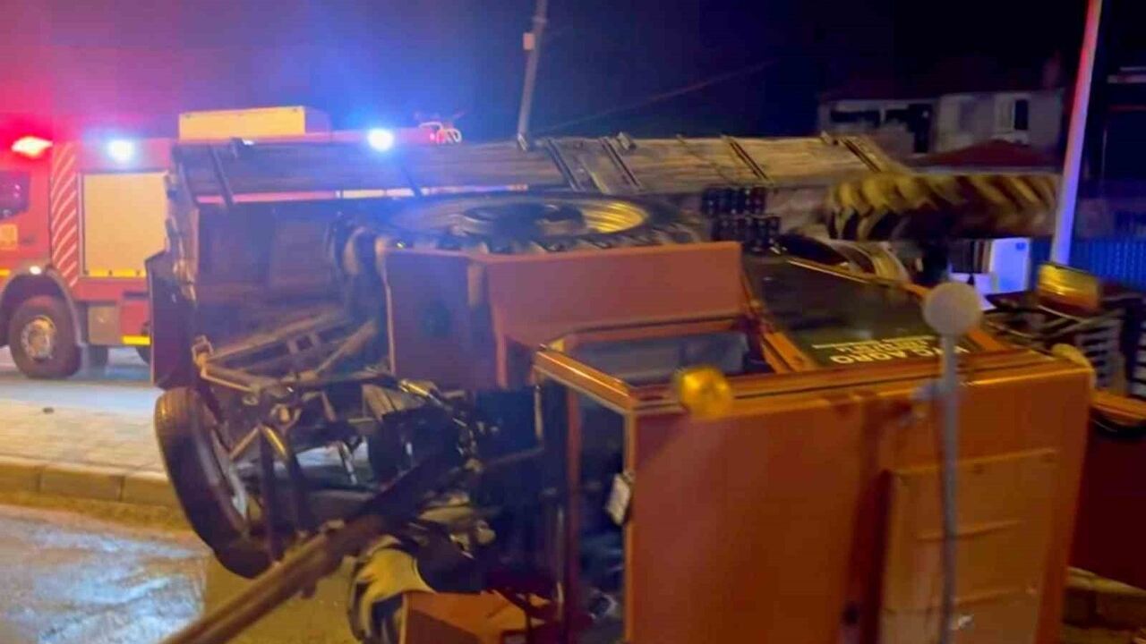 Söke'de römorklu traktör devrildi — 1 yaralı