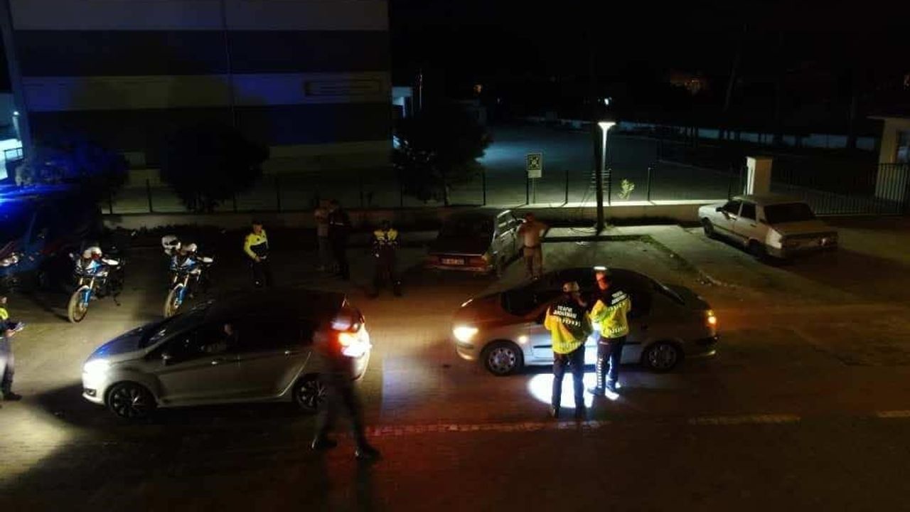 Söke'de yoğun trafik denetimi: 21 araca ceza, 3 ehliyete el konuldu