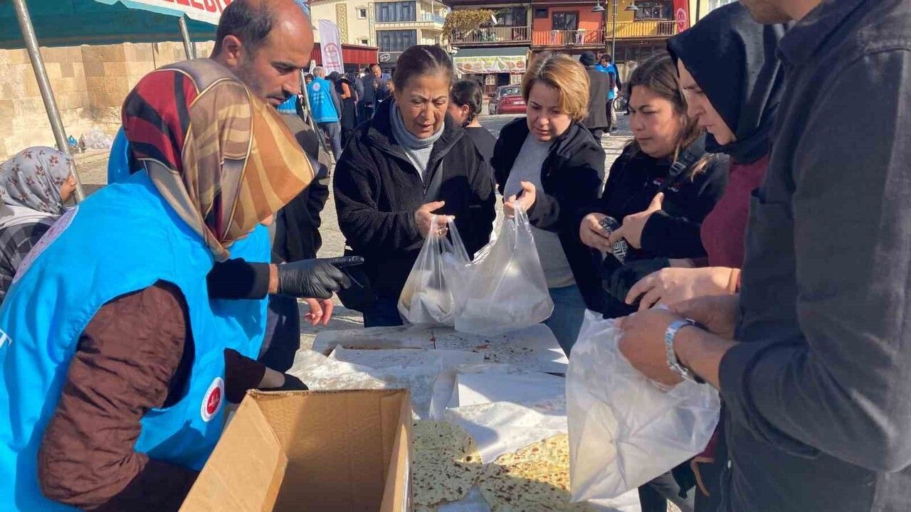 Sultandağı’nda Gazze yararına hayır çarşısı açıldı