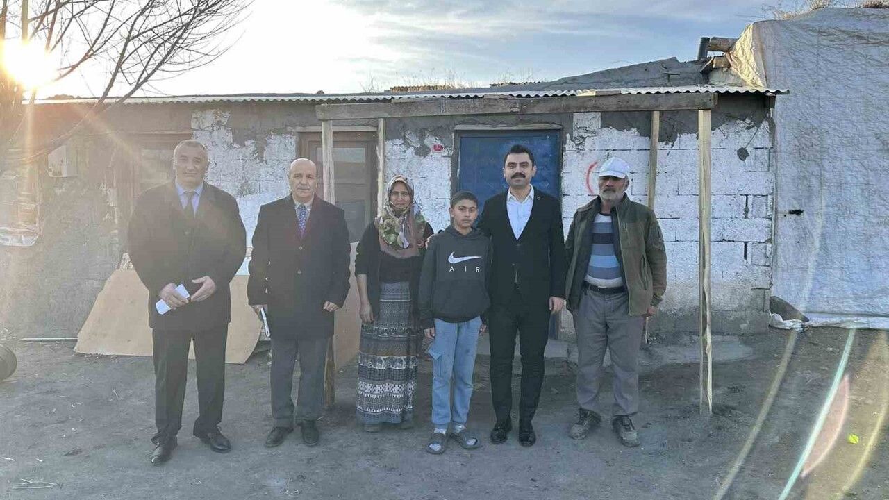 Susuz'da "Kafkas Projesi" ile ev ziyaretleriyle öğrencilere destek