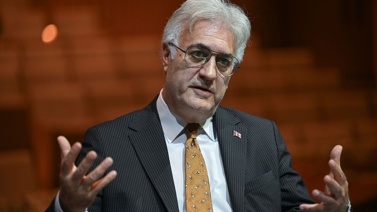 Tamer Karadağlı'dan Devlet Tiyatroları'na Yeni Sahne Müjdesi