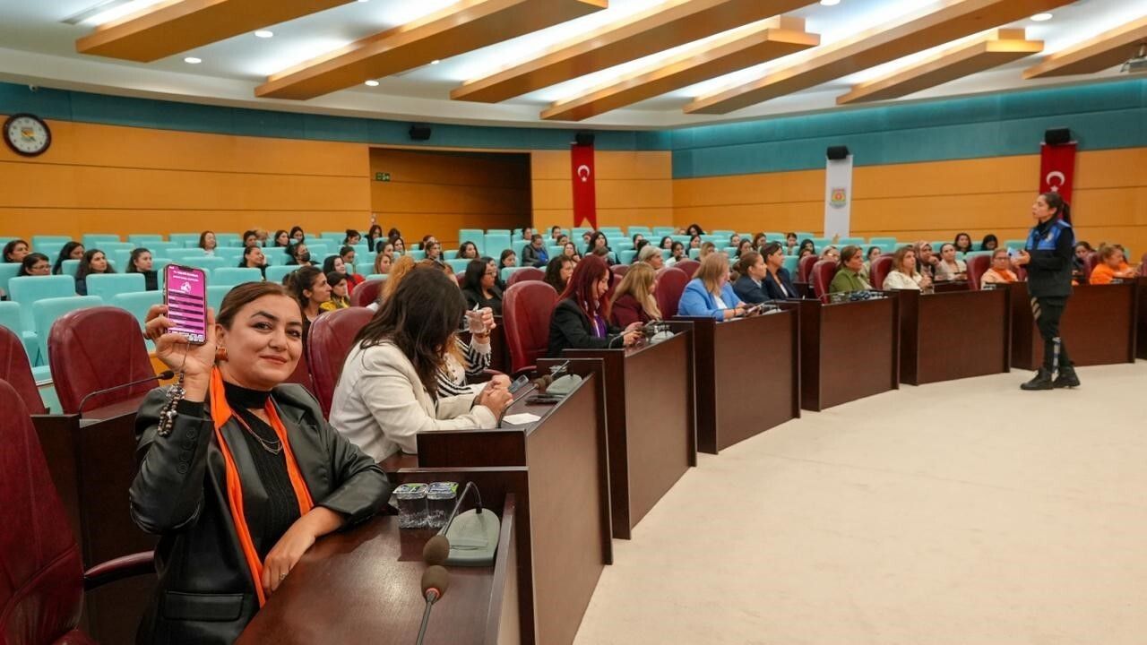 Tarsus Belediyesi'nden 25 Kasım'da kadına yönelik şiddetle mücadele farkındalık programı