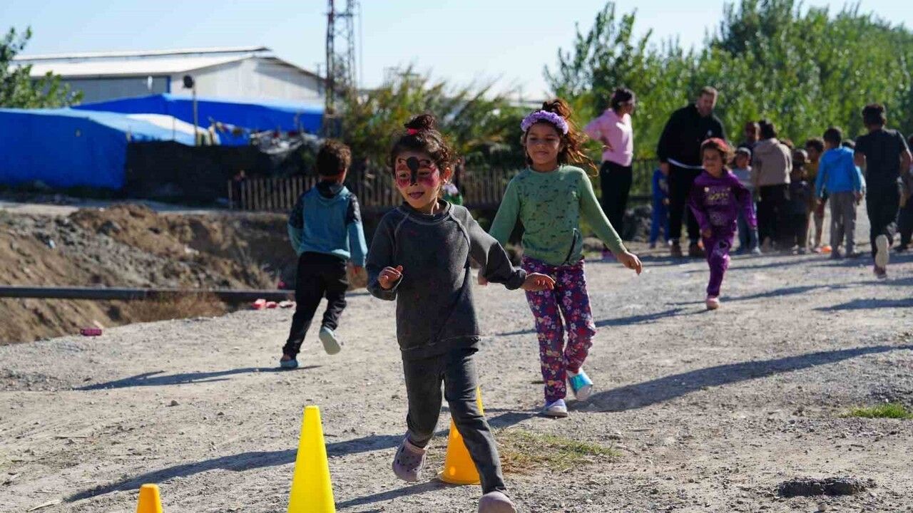 Tarsus'ta Dünya Çocuk Hakları Günü üç noktada kutlandı
