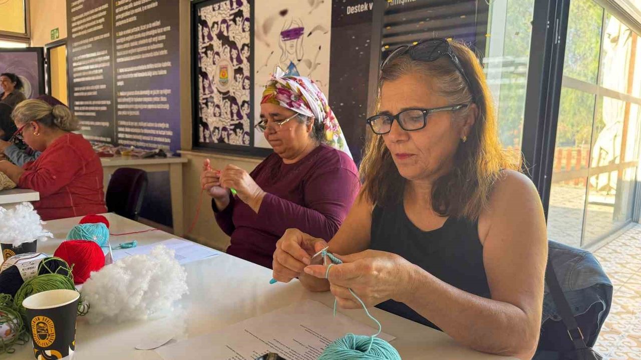 Tarsus'ta Lösemili Çocuklar İçin Amigurumi Kukla Atölyesi Düzenlendi