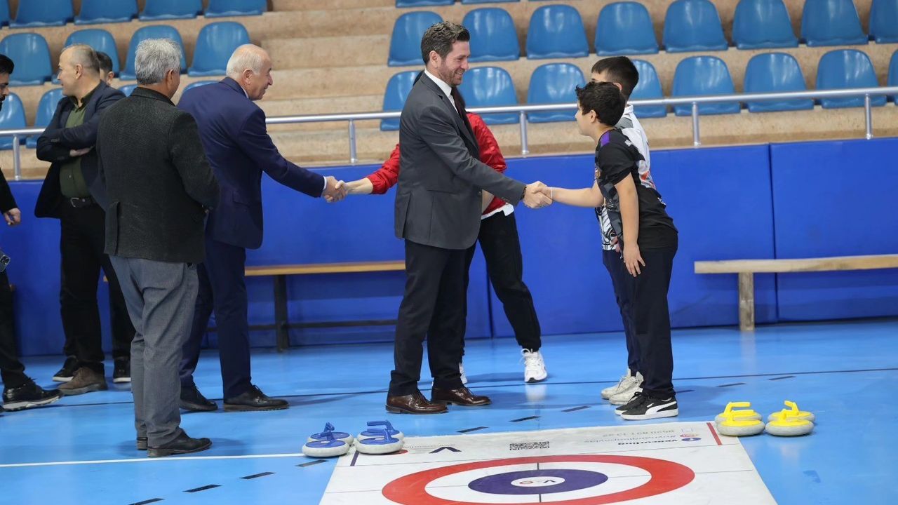 Tavas'ta 'Gençlik İçin Harekete Geç' projesiyle gençler spora yönlendiriliyor