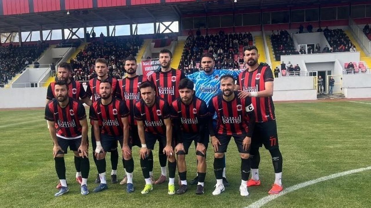 Tavşanlı Ada Stadı'nda 2-2'lik Eşitlik: TKİ Tavşanlı Linyitspor - Kahraman Kazan Spor