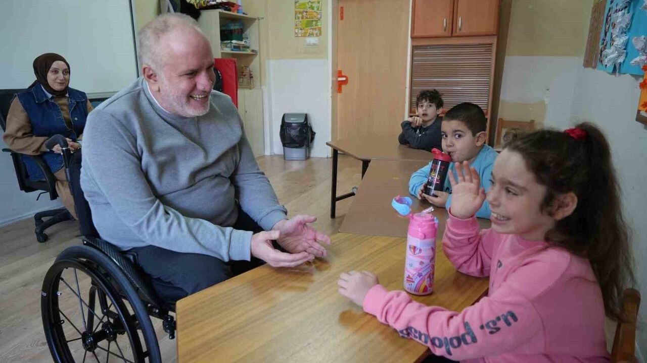 Tekerlekli Sandalyeli Rehber Öğretmenin 28 Yılı