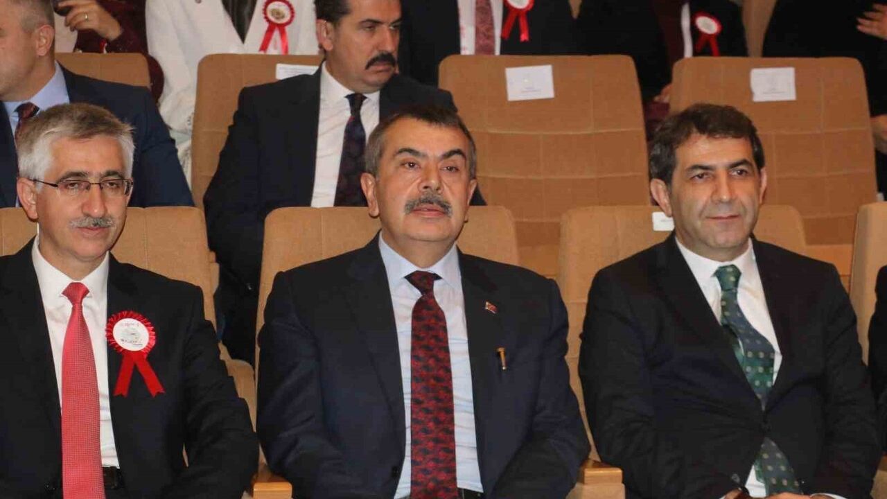 Tekin: Her çocuk ve her insan eşittir — 2. Maarif Kongresi'nde eğitim vurgusu