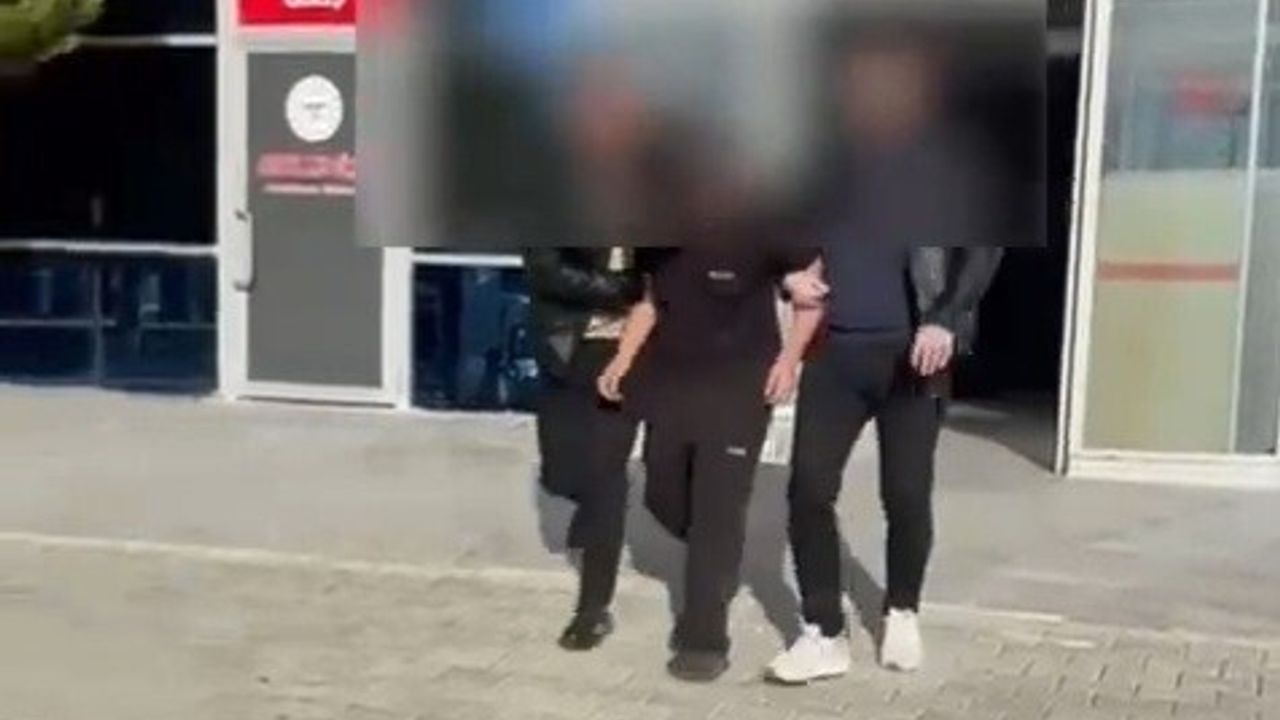Tekirdağ'da Canlı Yayında Kur’an-ı Kerim ve Türk Bayrağı Yakma Girişimi