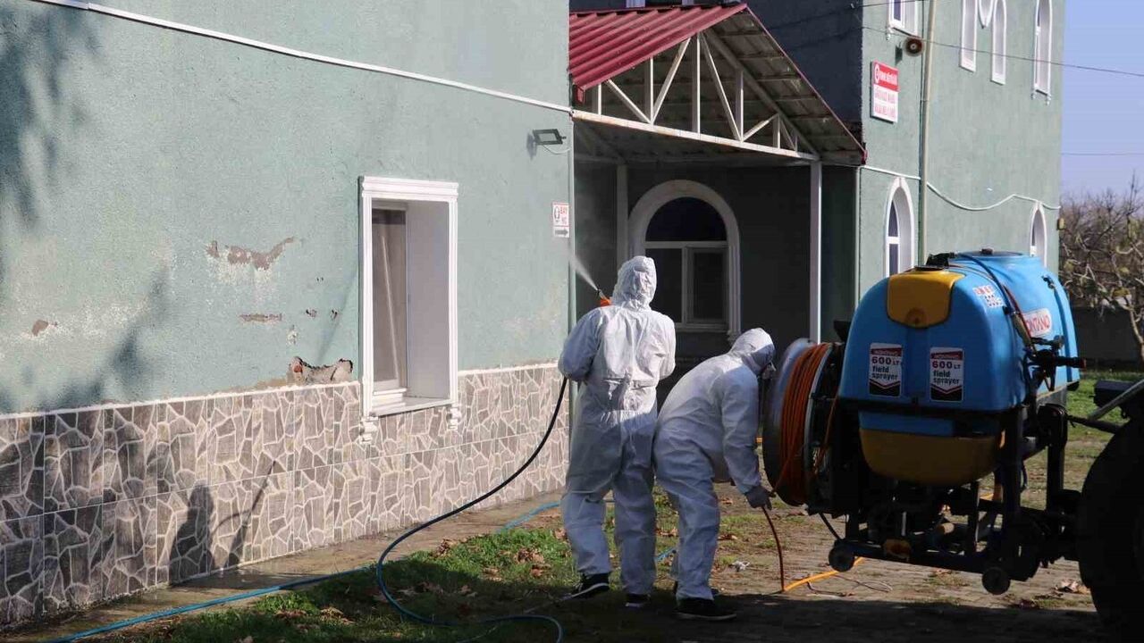 Terme Gölyazı’da kahverengi kokarca kışlak ilaçlaması: 850 hane ve 623 ahır ilaçlandı