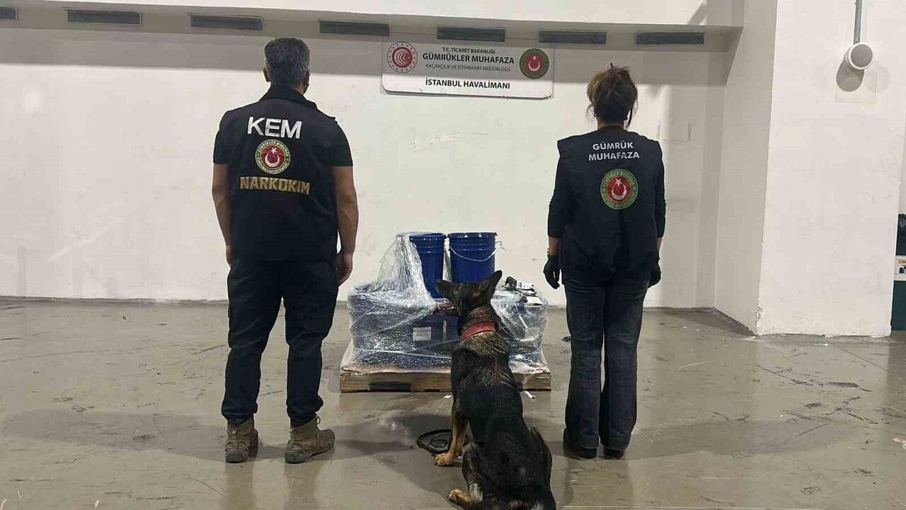 Ticaret Bakanlığı Gümrükler Muhafaza ekipleri 450,8 kg uyuşturucu yakaladı