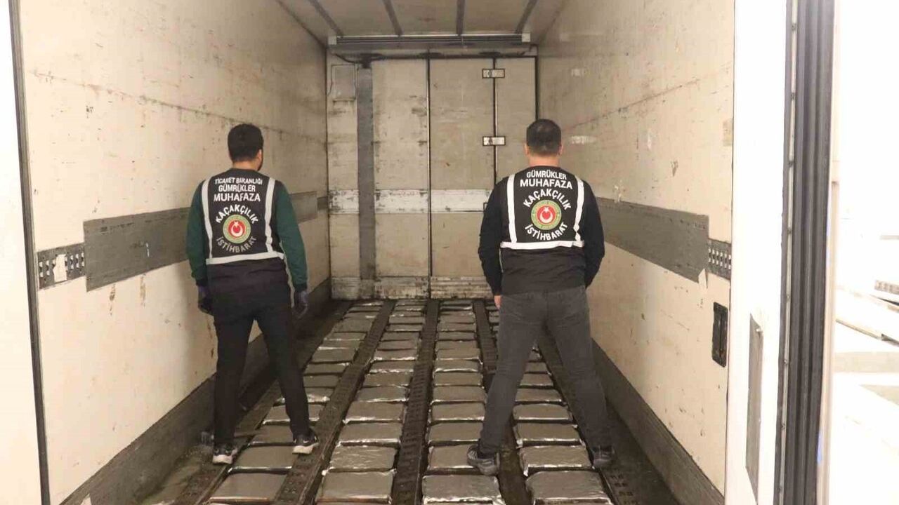 Ticaret Bakanlığı: Kasım'ın ilk haftasında 1 ton 65 kg esrar ele geçirildi