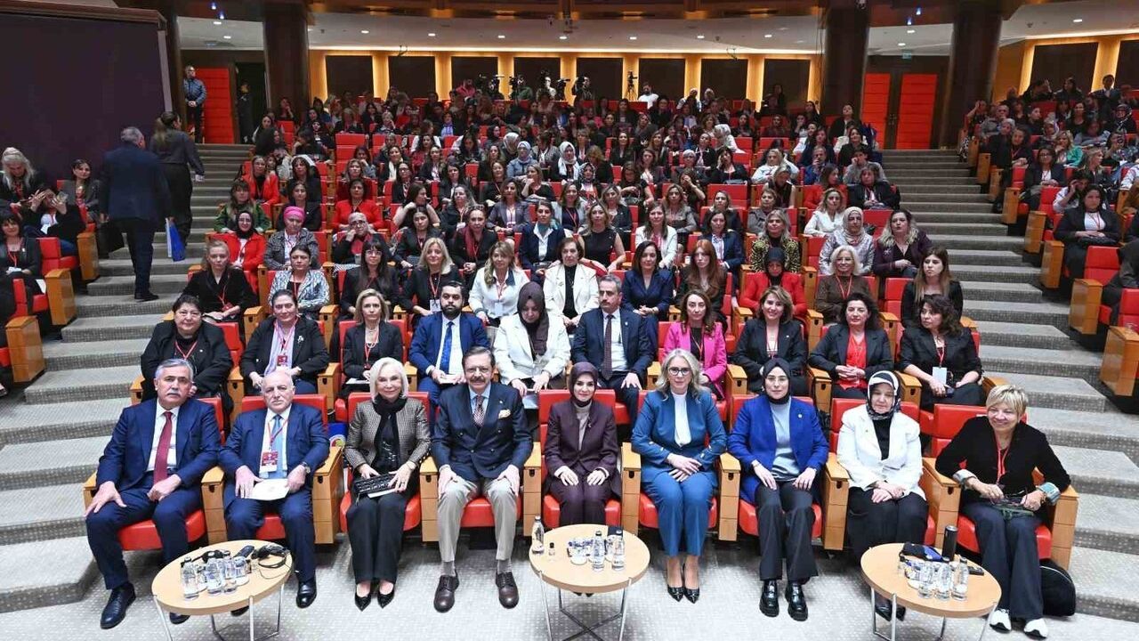 TOBB Başkanı Hisarcıklıoğlu: Kadınların iş ve sosyal hayatta aktif rolü artmalı