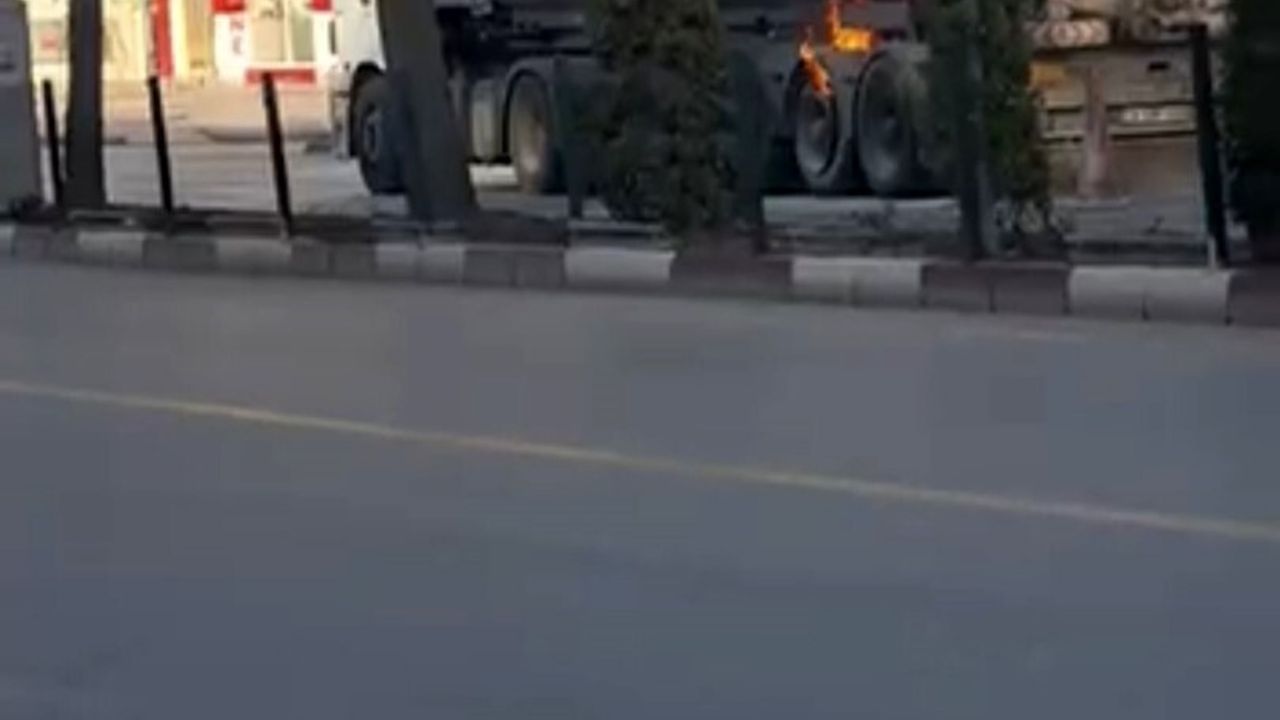 Tokat'ta kimyasal yüklü tırın balataları alev aldı, itfaiye faciayı önledi