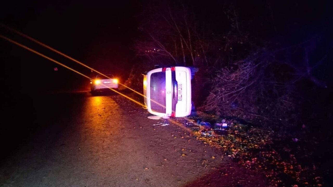 Tokat'ta panelvan devrildi: 1 yaralı