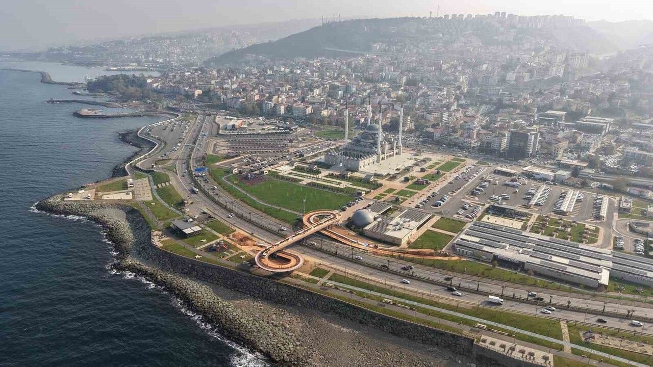Trabzon'da Karadeniz'in İlk Ekolojik Üst Geçidi Pazarkapı'da Yükseliyor