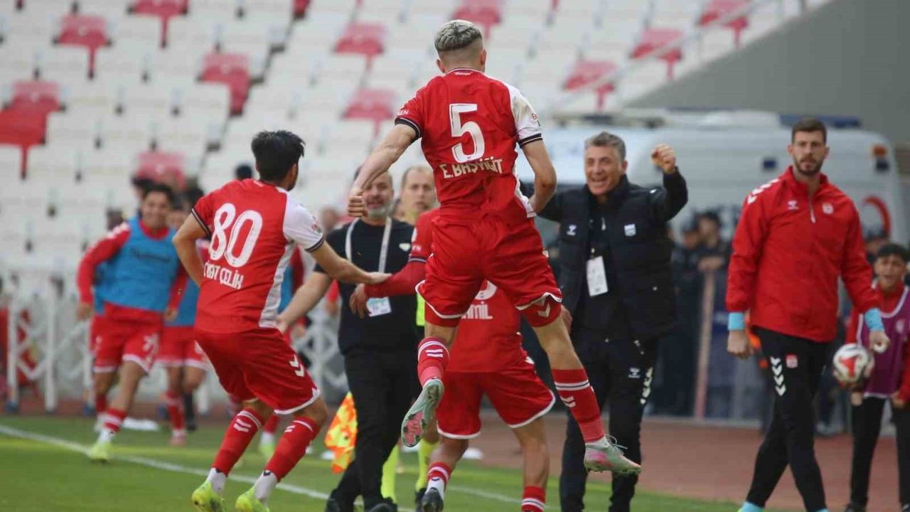 Trendyol 1. Lig: Özbelsan Sivasspor 3-2 Manisa FK